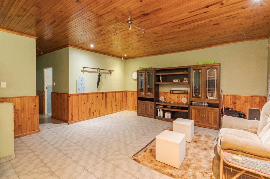 4 Bedroom Property for Sale in Devon Park Western Cape